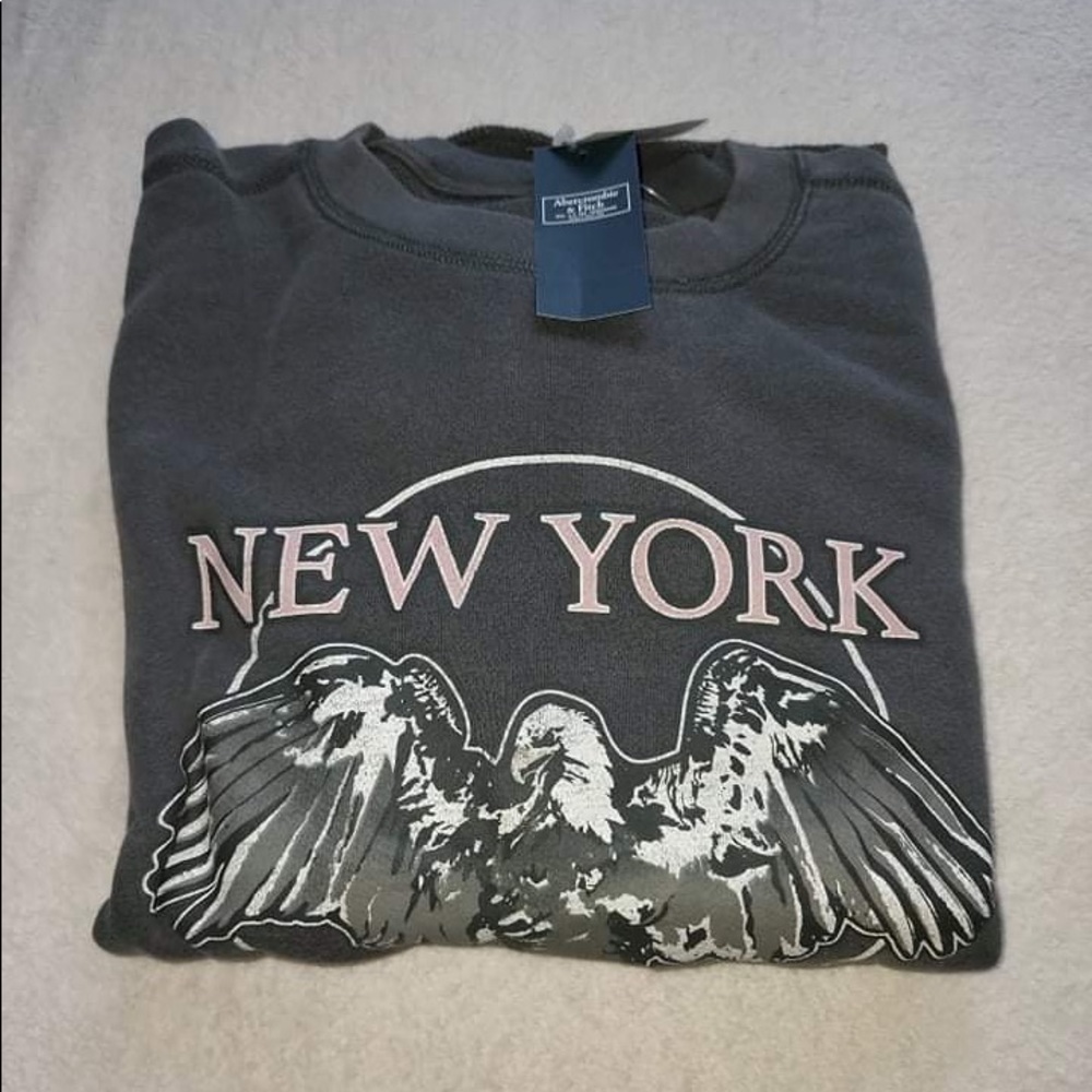 A&F Sweatshirt size Medium NWT - Picture 3 of 10